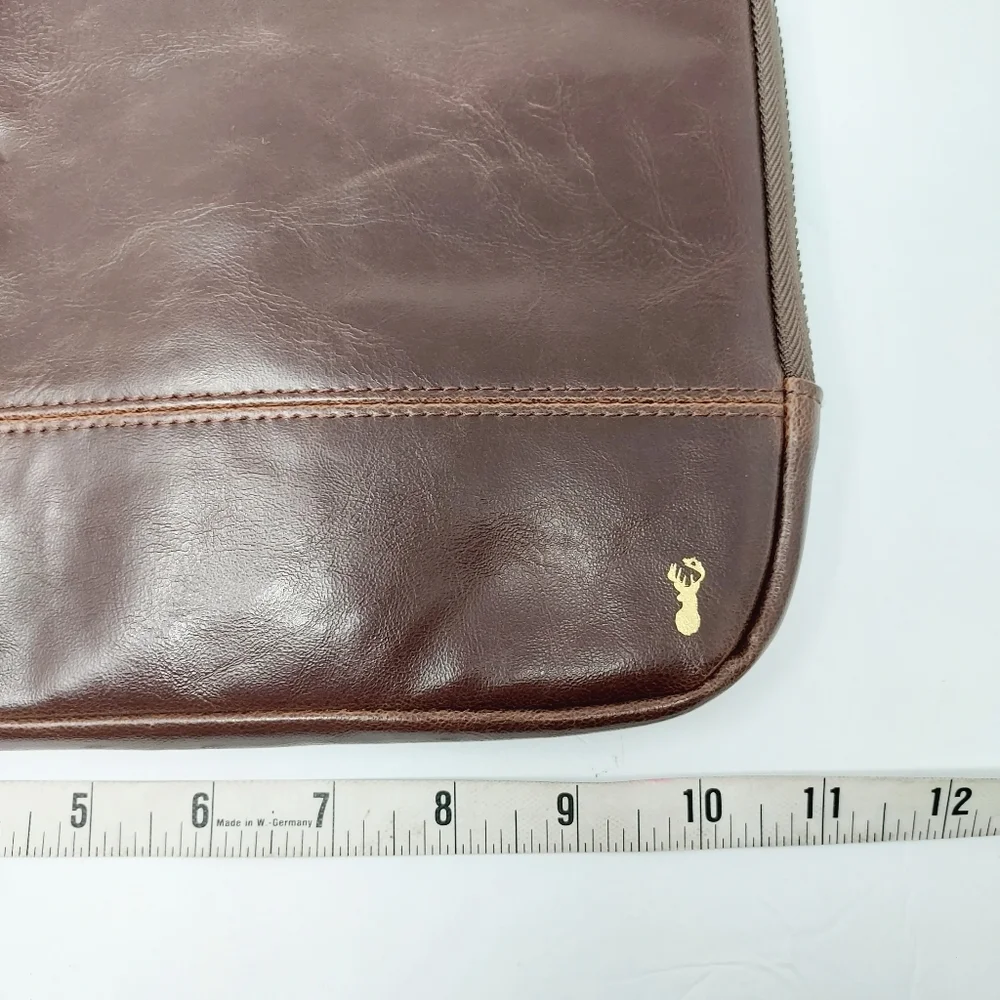 ⭐️5/$20 Typo Brown Ipad Bag